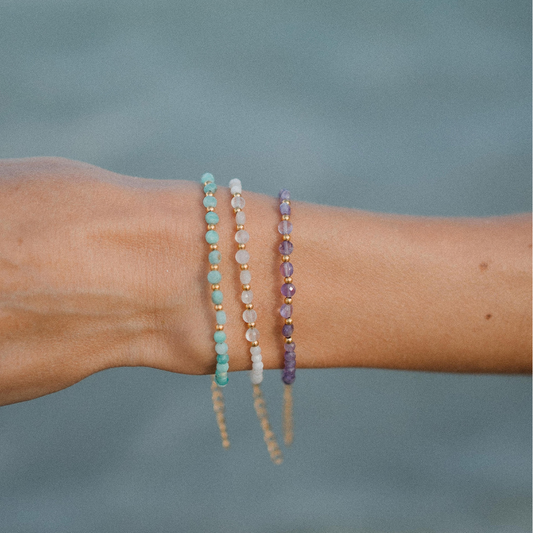 Soulshine Bracelets: amatista, piedra luna y amazonita
