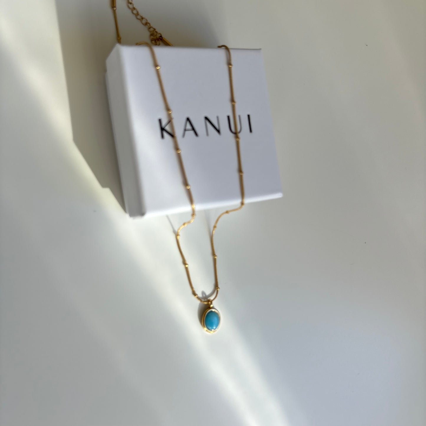 Collar de aaguamarina bañado en oro 18k