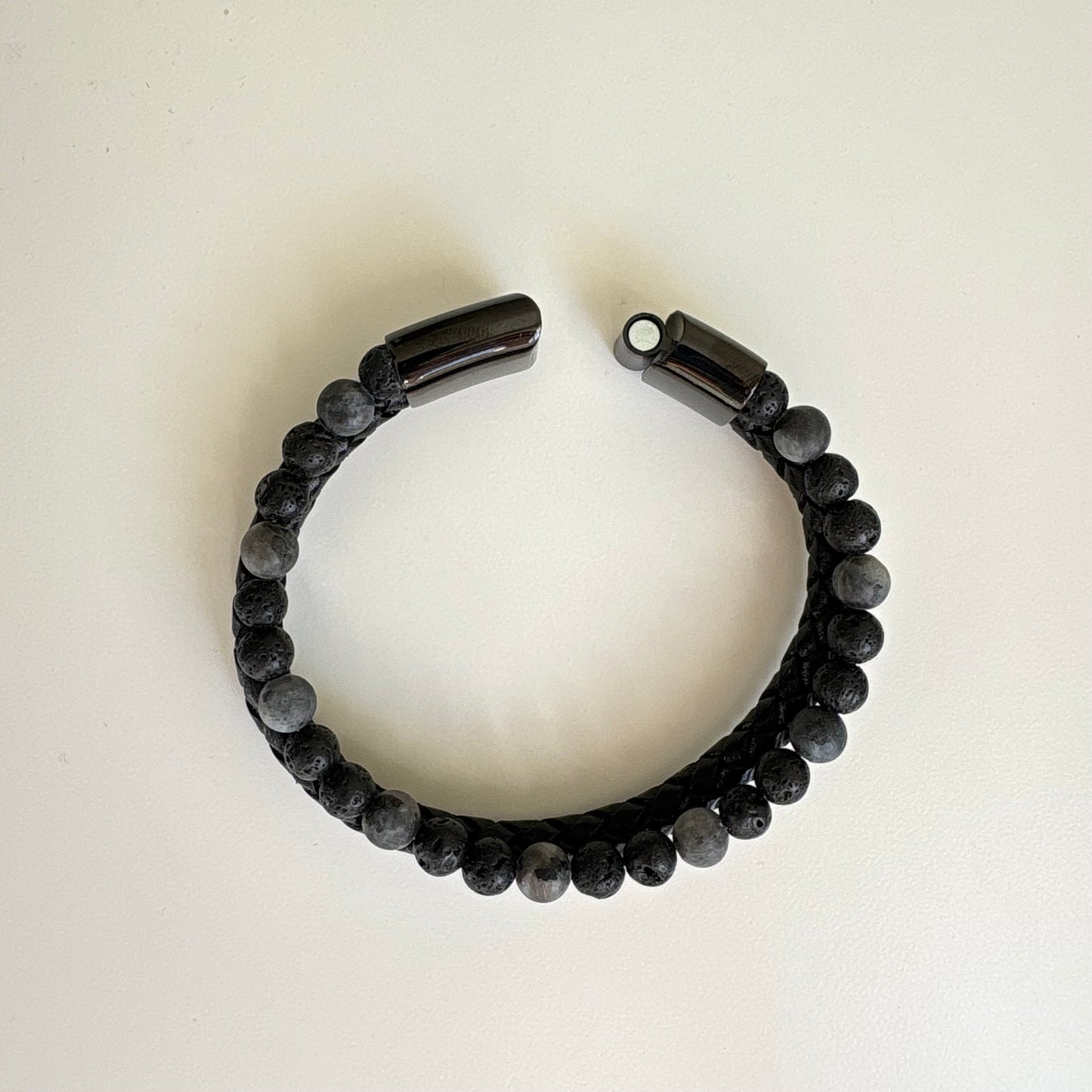 Pulsera doble de piedra lava y labradorita