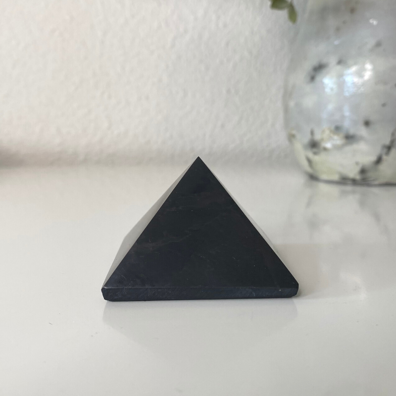 Pirámide de Shungita 5 cm