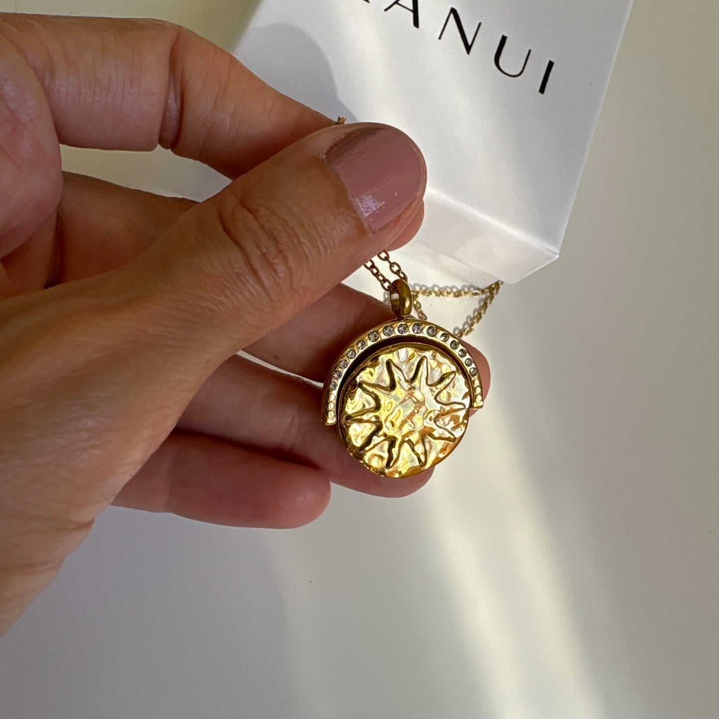 Collar Sol y Luna (dije giratorio) bañado en oro 18k