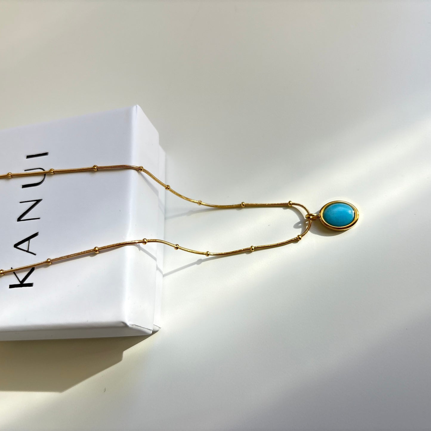 Collar de aaguamarina bañado en oro 18k
