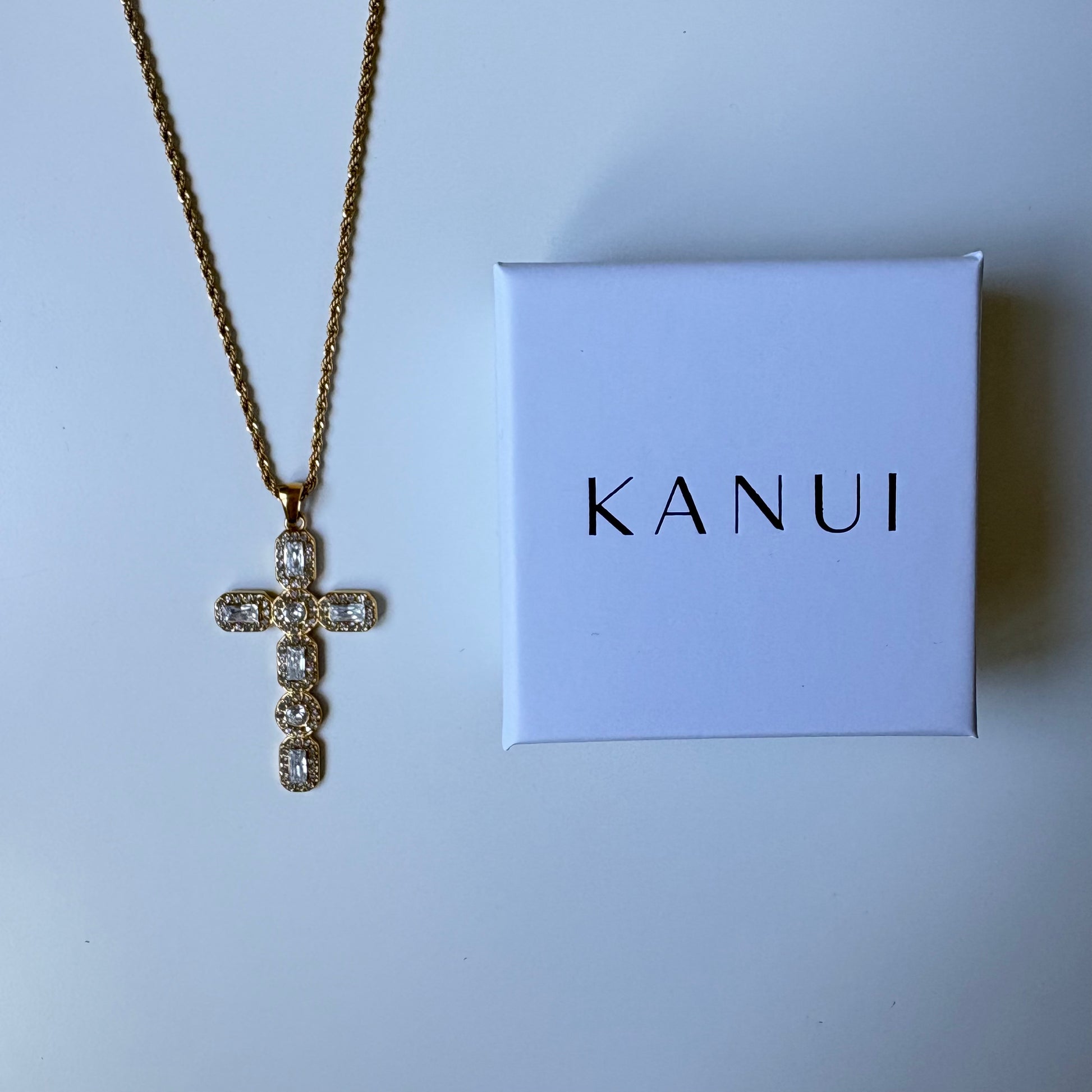 Collar Fe cruz Kanui