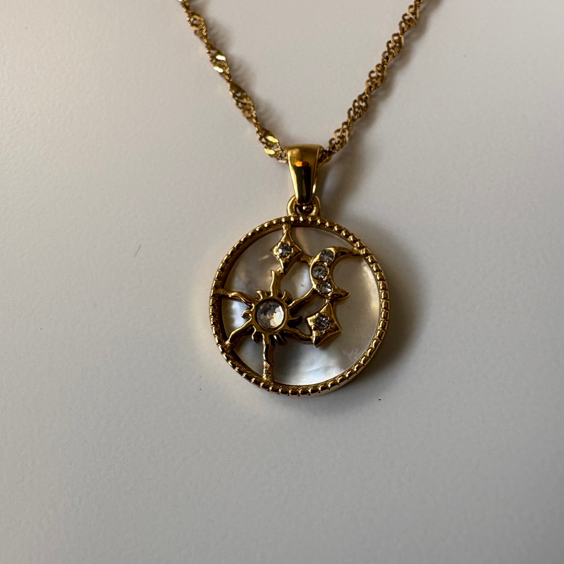 Dije collar cosmos Kanui