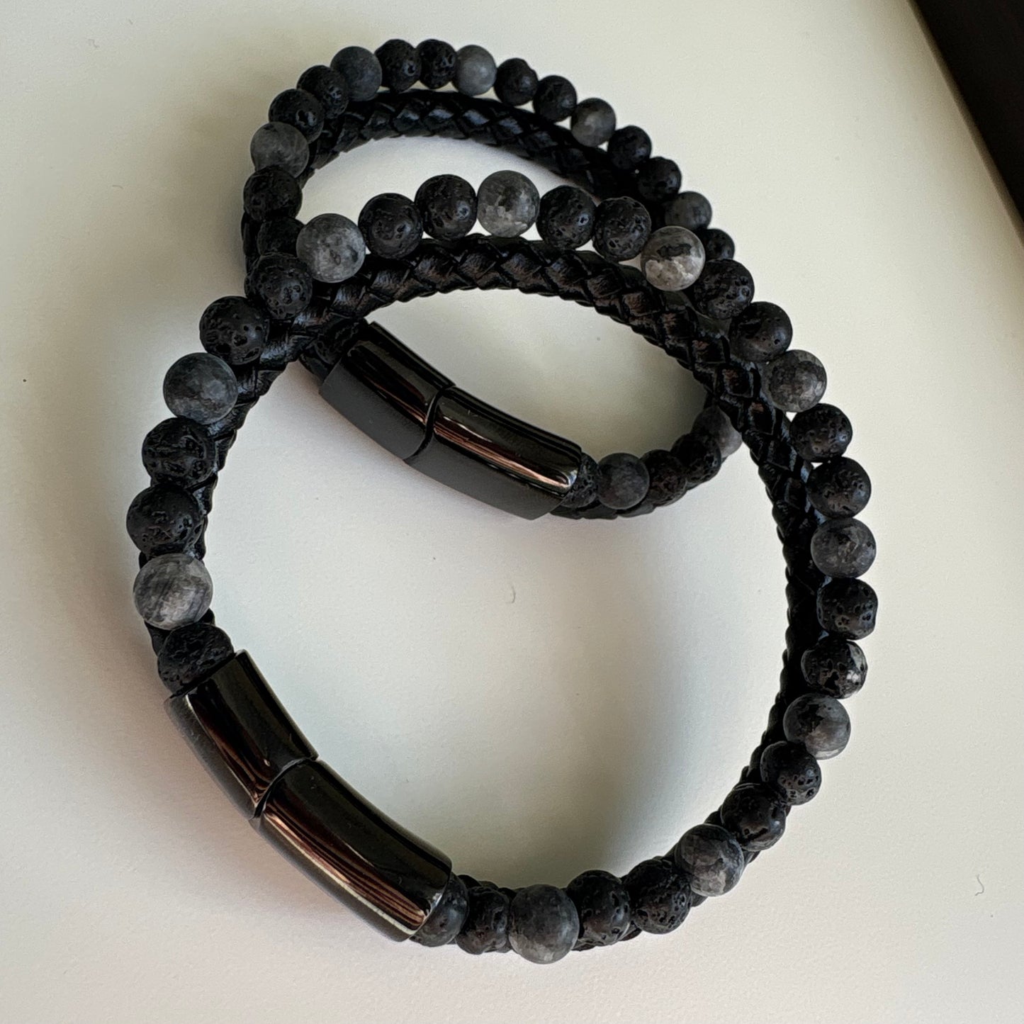 Pulsera doble de piedra lava y labradorita