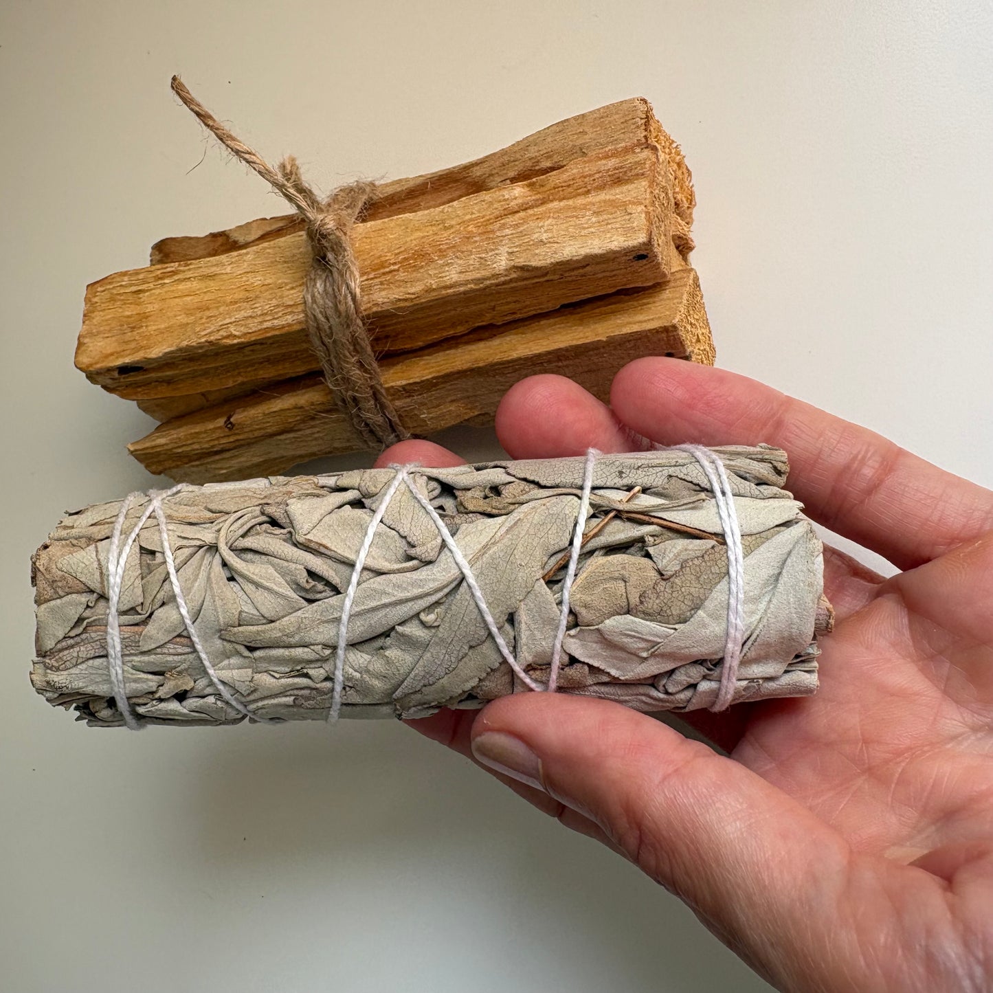 Kit de palo santo y salvia blanca para limpieza energética