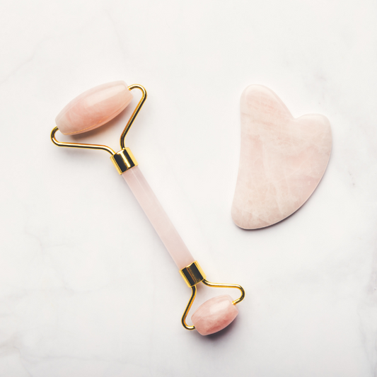 Kit massageador de quartzo rosa, rolo e gua sha