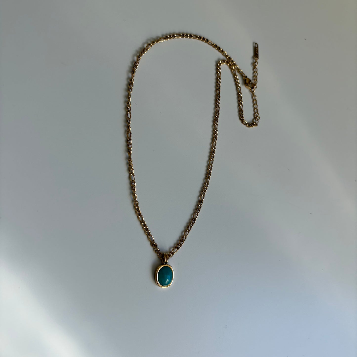 Collar de amazonita bañado en oro 18k