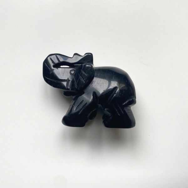 Elefante de obsidiana amuleto de proteccion